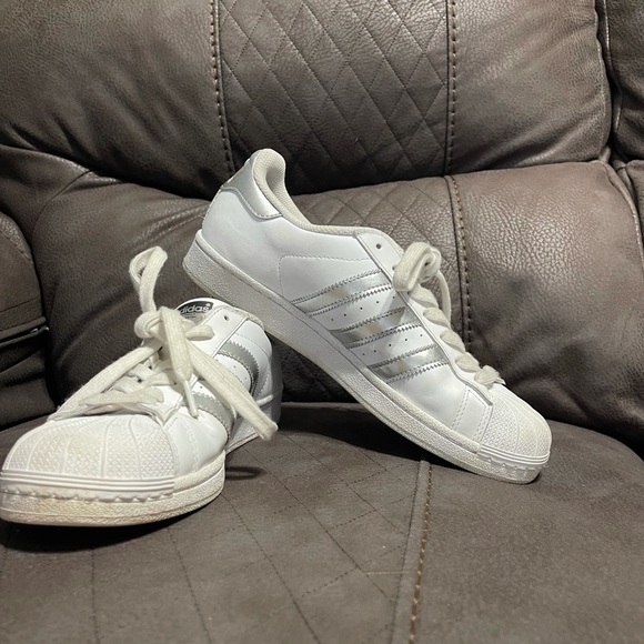 Silver detailed adidas superstars! - Picture 1 of 5